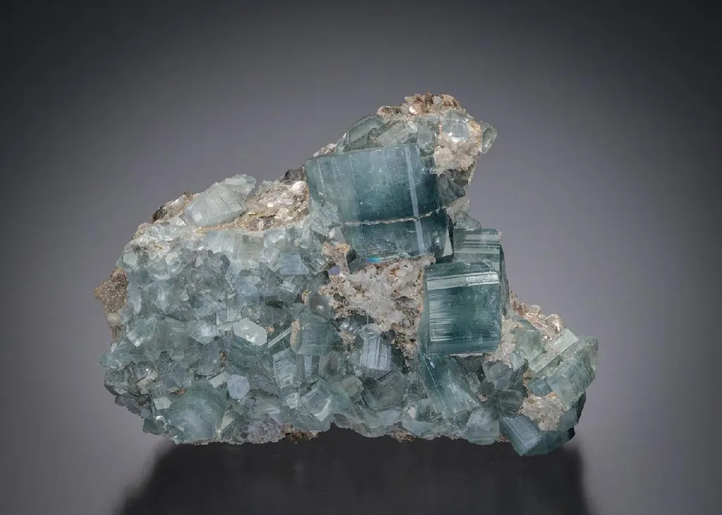 Apatite with Quartz image