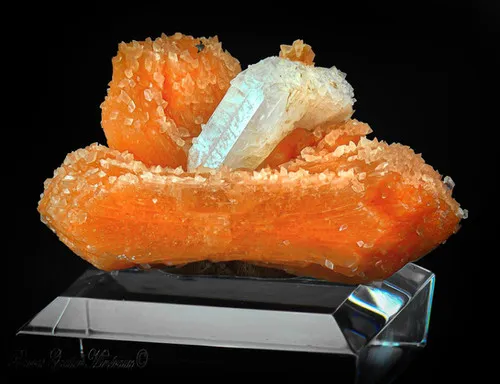 Apohyllite on Stilbite image