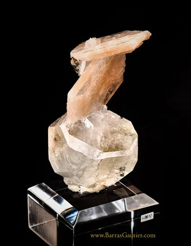 Apohyllite Stilbite Quartz image