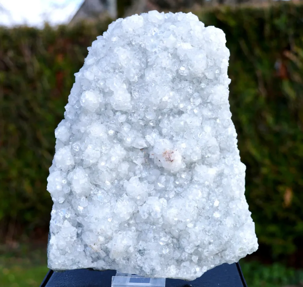 Apophyllite - 1760 grams - Pune District, Maharashtra, India image