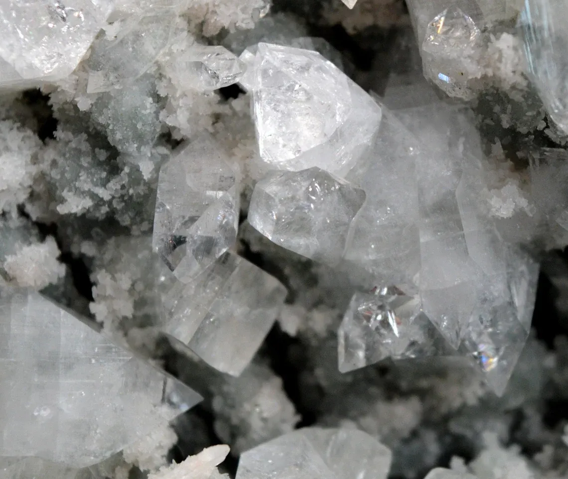 Apophyllite 780 grams - Jalgaon District, Maharashtra, India - image 5