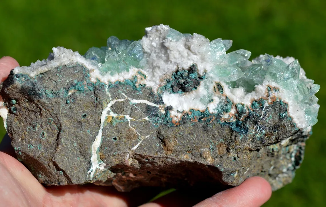 Apophyllite and Stilbite - 1214 grams - Jalgaon District, Maharashtra, India - image 8