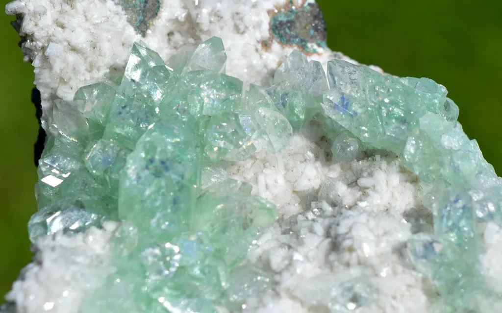 Apophyllite and Stilbite - 1214 grams - Jalgaon District, Maharashtra, India - image 2