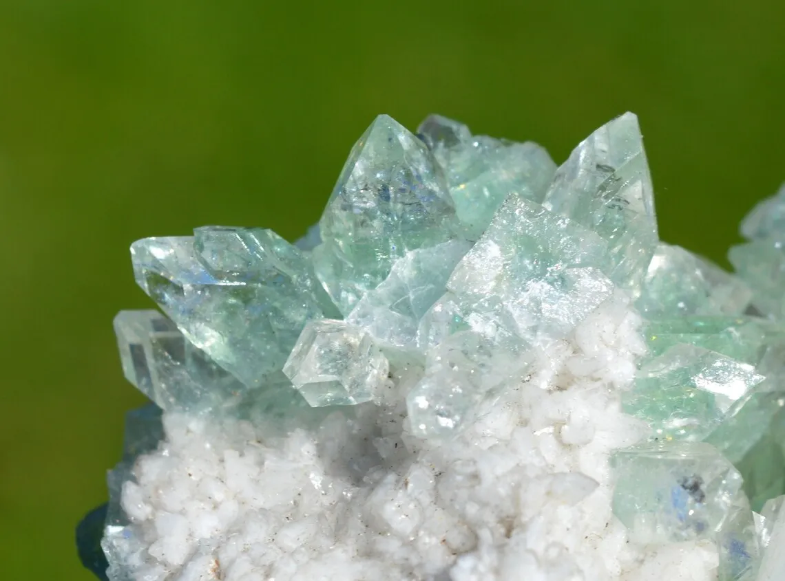 Apophyllite and Stilbite - 1214 grams - Jalgaon District, Maharashtra, India - image 4