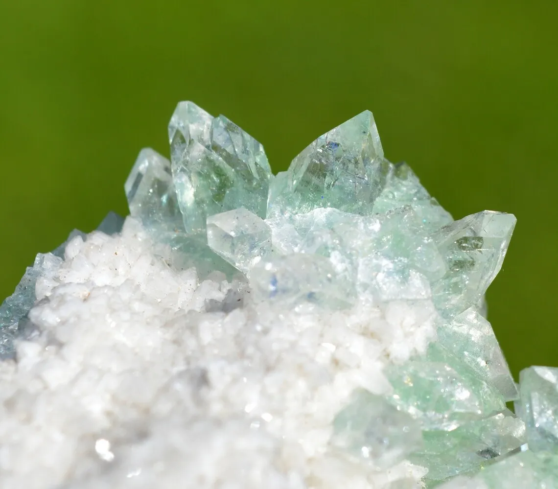 Apophyllite and Stilbite - 1214 grams - Jalgaon District, Maharashtra, India - image 7
