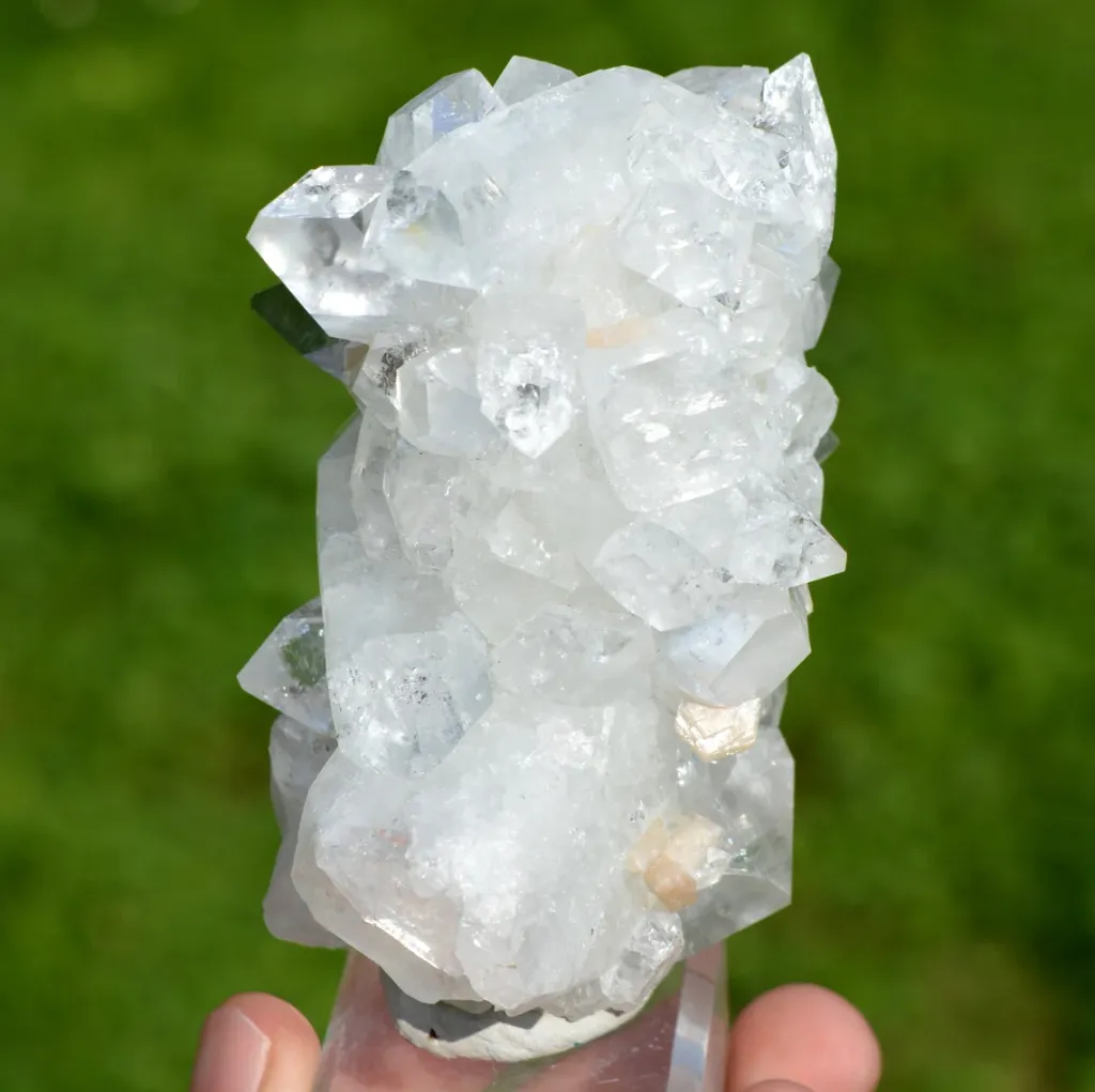 Apophyllite and Stilbite 344 grams - Jalgaon District, Maharashtra, India - image 3