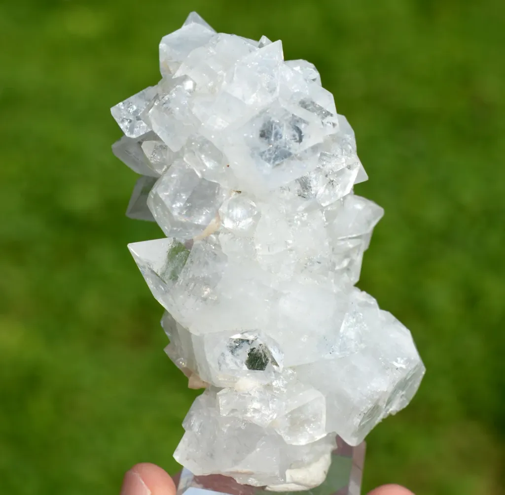 Apophyllite and Stilbite 344 grams - Jalgaon District, Maharashtra, India - image 4