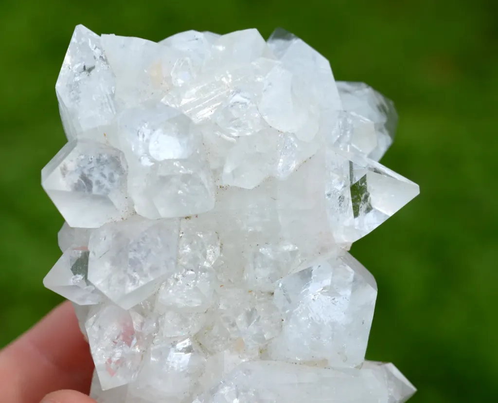 Apophyllite and Stilbite 344 grams - Jalgaon District, Maharashtra, India - image 6