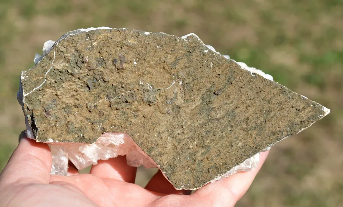 Apophyllite and Stilbite 860 grams - Jalgaon District, Maharashtra, India - image 6