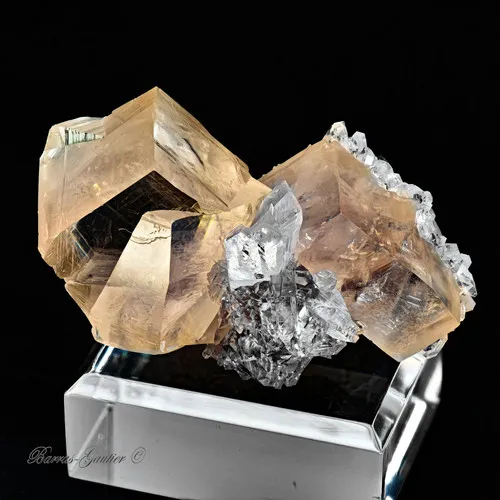 Apophyllite-Calcite image