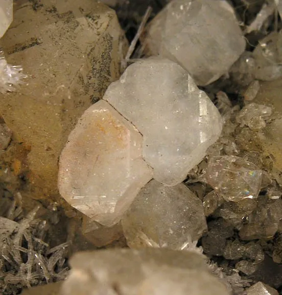 Apophyllite, Calcite, Natrolite - image 2