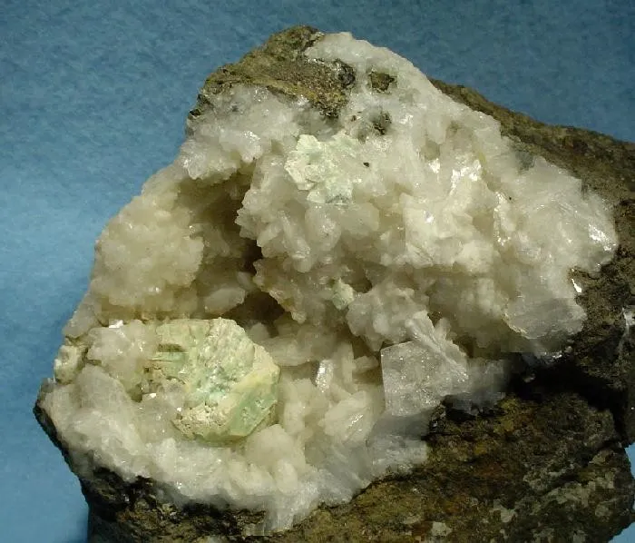 Apophyllite, Epistilbite, Chabazite - image 2