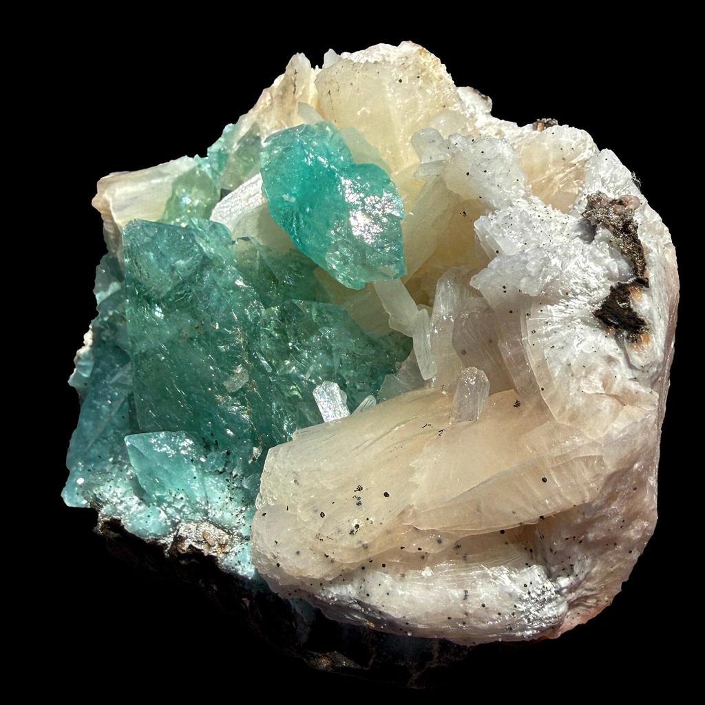 Apophyllite from Ahmednagar, Ahmednagar District, Nashik Division, Maharashtra, India - image 2
