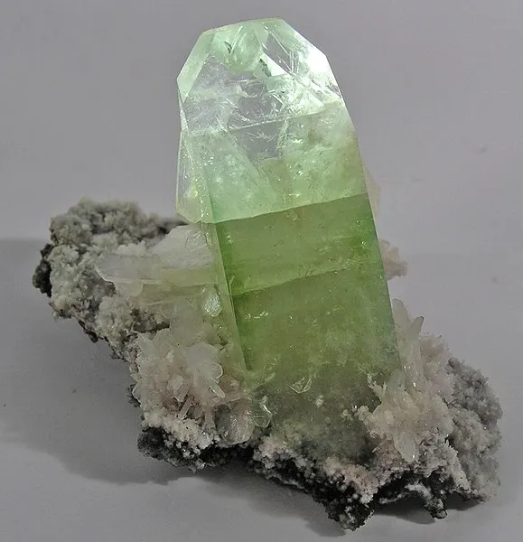 Apophyllite-(Kf) image