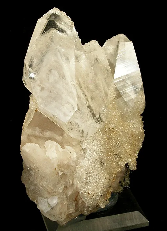 Apophyllite-(Kf), Calcite, Ilvaite image