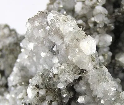 Apophyllite-(Kf), Graphite - image 2