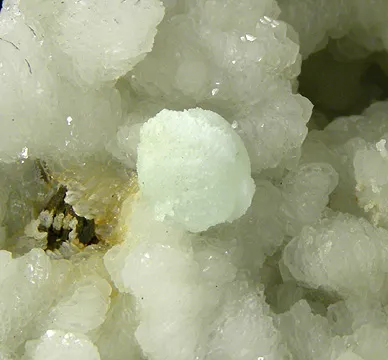 Apophyllite-(Kf), Prehnite - image 3
