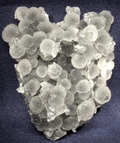 Apophyllite-(Kf), Quartz (Var: Chalcedony) - image 1