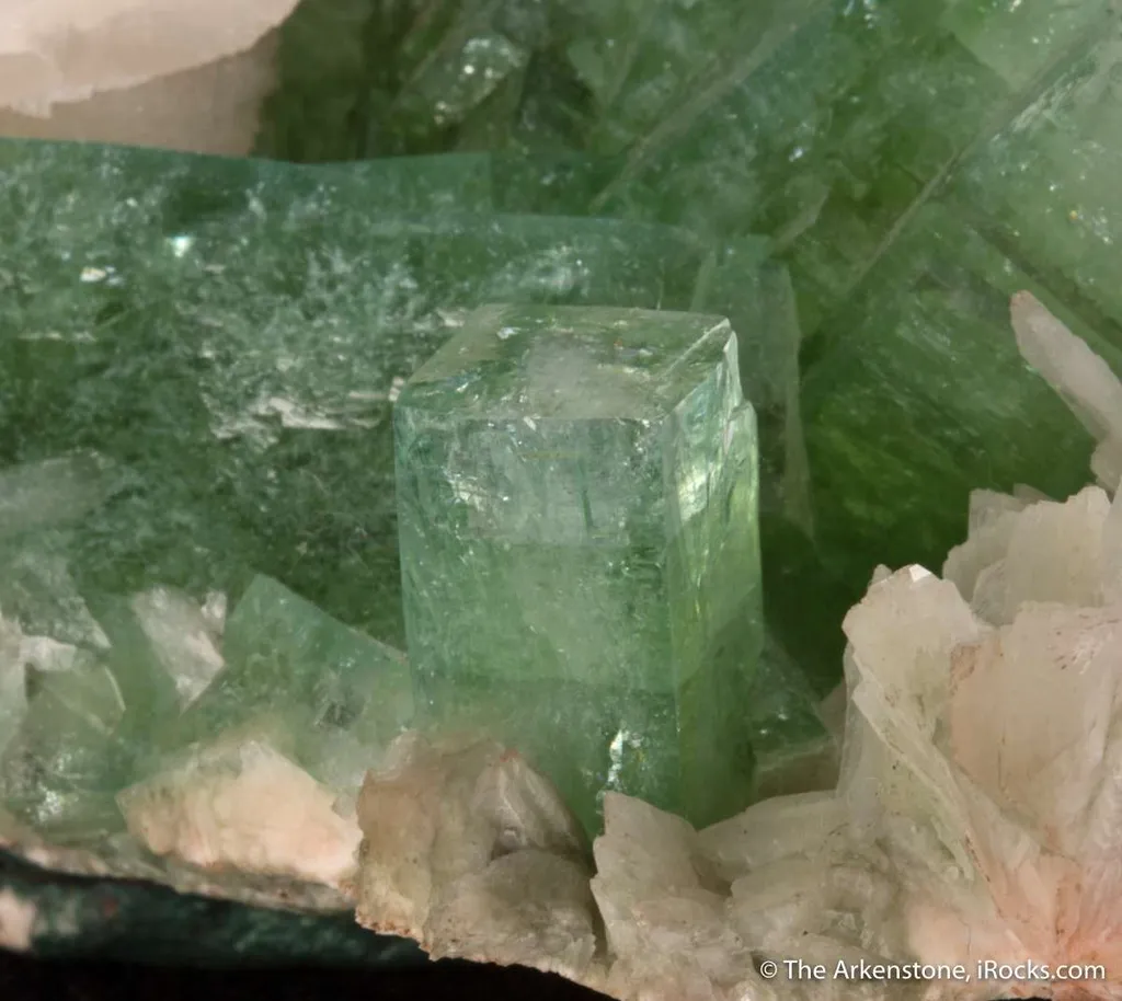 Apophyllite-(Kf), Stilbite - image 6