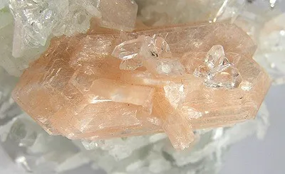 Apophyllite-(Kf), Stilbite-Ca - image 2