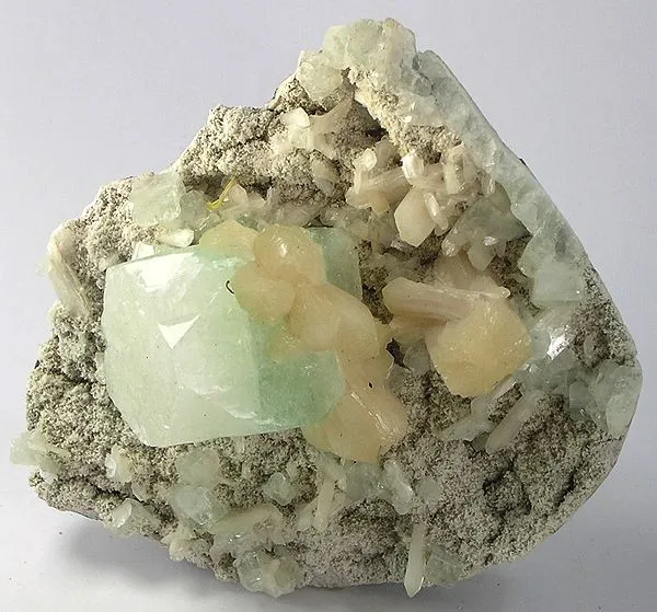 Apophyllite-(Kf), Stilbite-Ca - image 1
