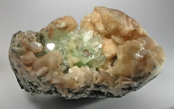 Apophyllite-(Kf), Stilbite-Ca image