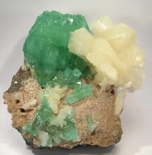 Apophyllite-(Kf), Stilbite-Ca - image 1