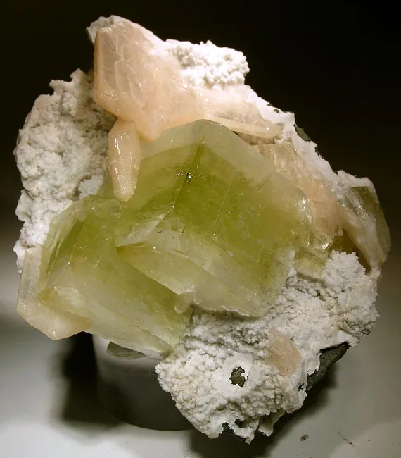 Apophyllite-(Kf), Stilbite-Ca - image 1