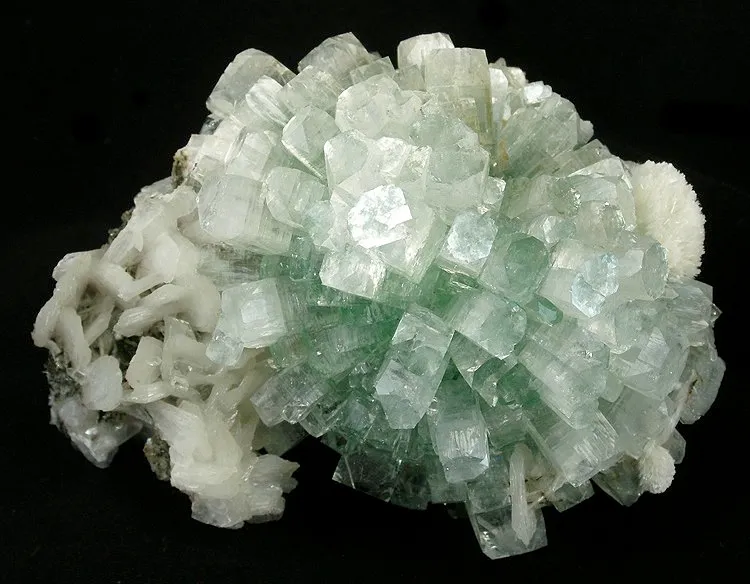 Apophyllite-(Kf), Stilbite-Ca, Scolecite image