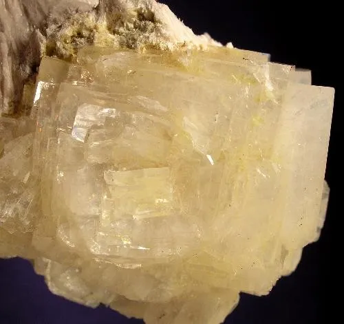 Apophyllite-(Koh), Kutnohorite - image 2