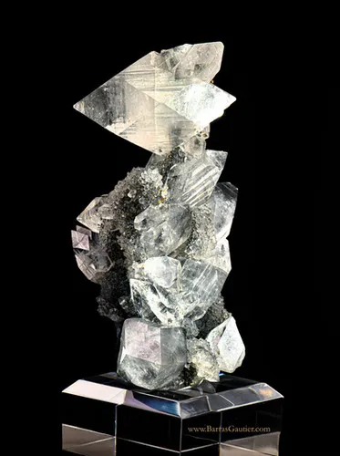 Apophyllite on Quartz - image 3