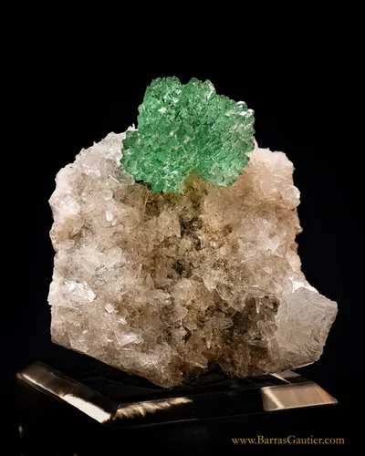 Apophyllite on Stilbite image
