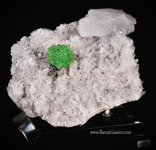 Apophyllite on Stilbite image