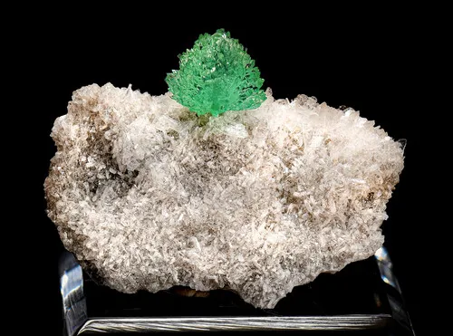 Apophyllite on Stilbite - image 3