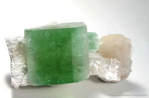 Apophyllite on Stilbite - image 3