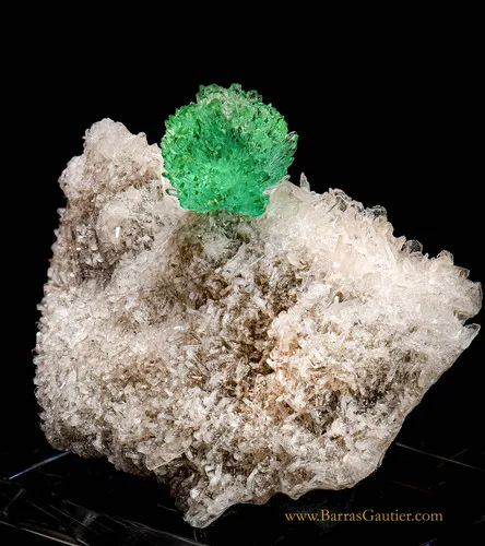 Apophyllite on Stilbite image