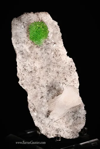 Apophyllite on Stilbite image