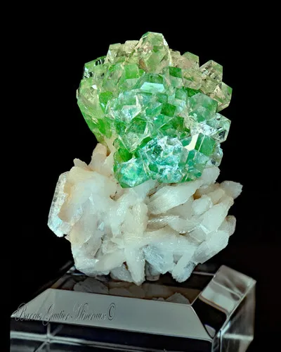Apophyllite on Stilbite image