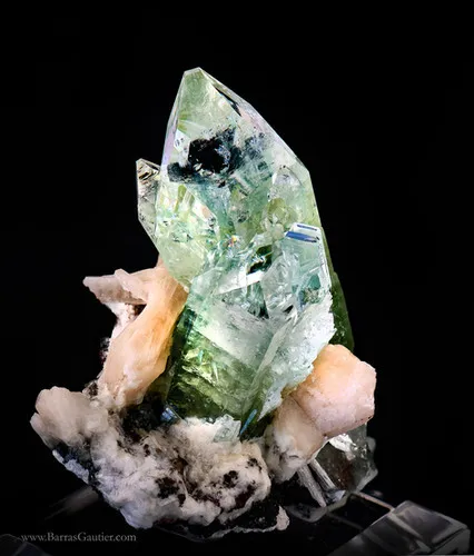 Apophyllite on Stilbite - image 3