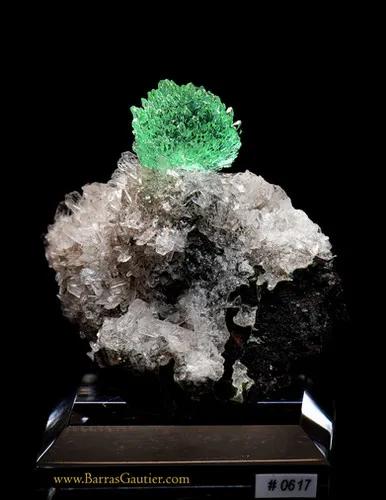 Apophyllite on Stilbite image