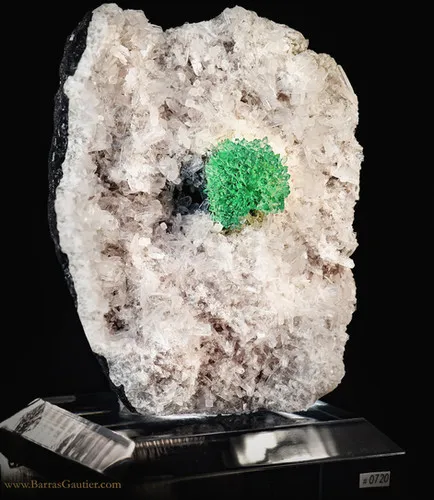 Apophyllite on Stilbite image