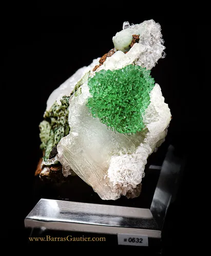 Apophyllite on Stilbite image
