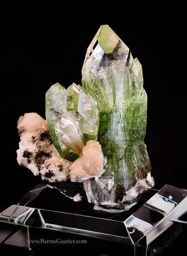 Apophyllite on Stilbite - image 4