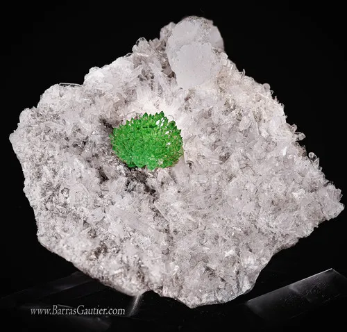 Apophyllite on Stilbite - image 2