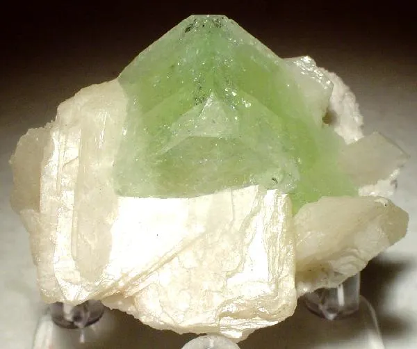Apophyllite, Stilbite image