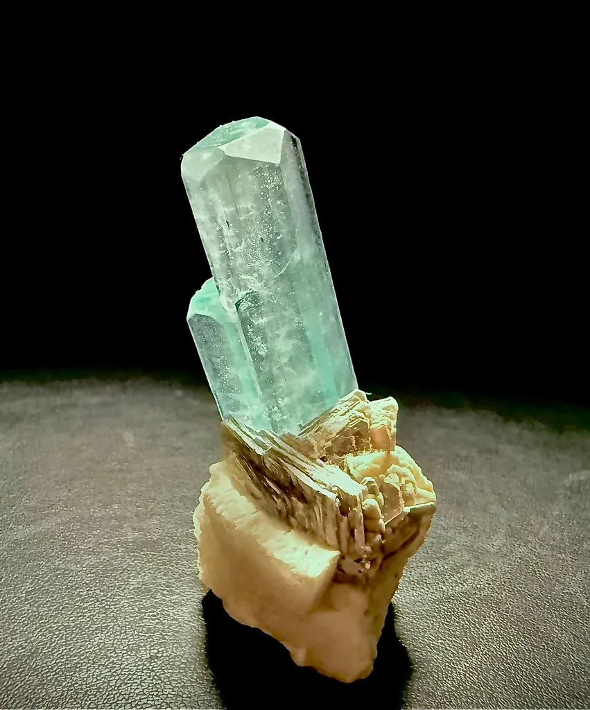 Aquamarin from Pakistan, Gilgit-Baltistan, Distrikt Shigar, Shigar Tal, Hashupa image
