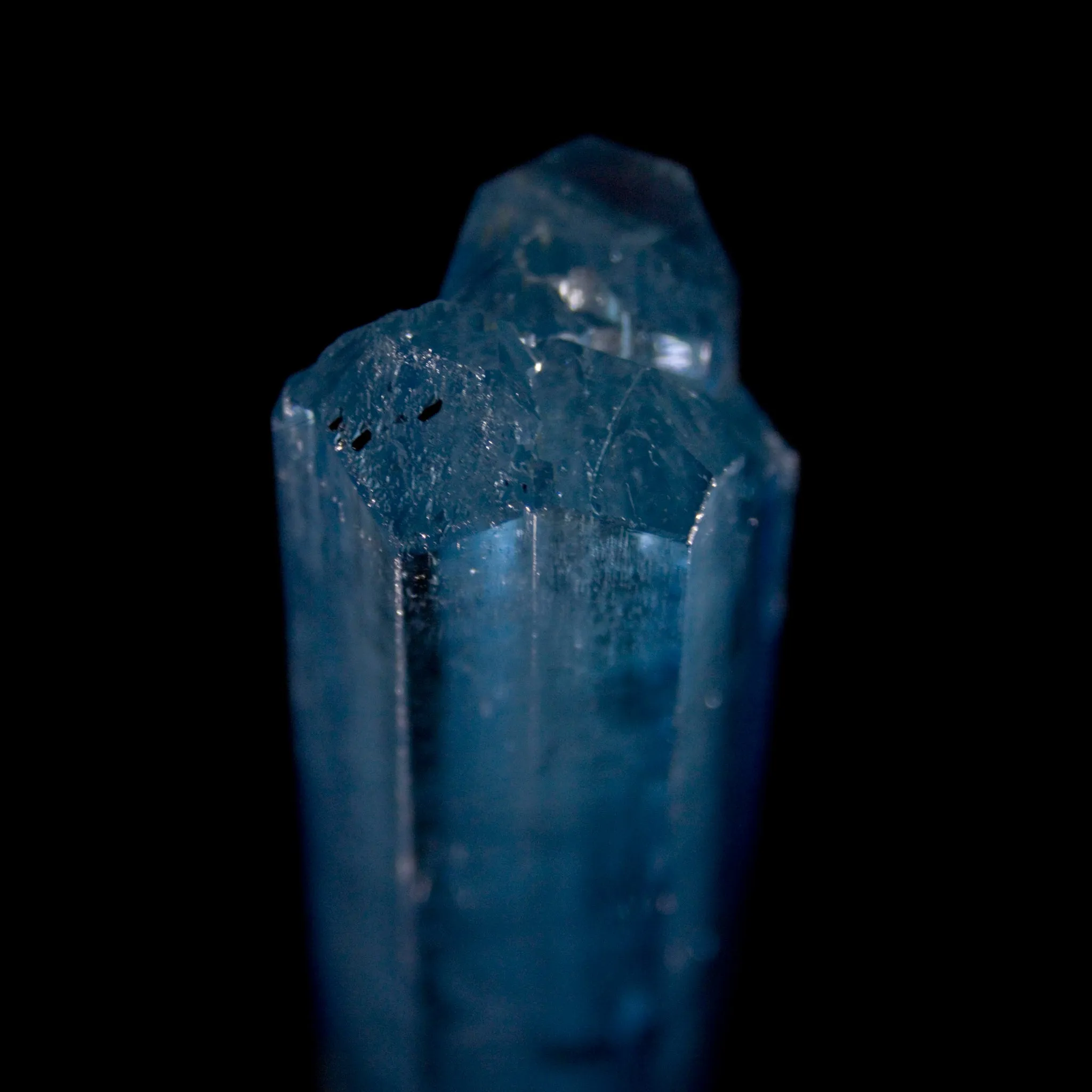 Aquamarine: 483 Carats, Multi-Terminated, Vietnam - image 10