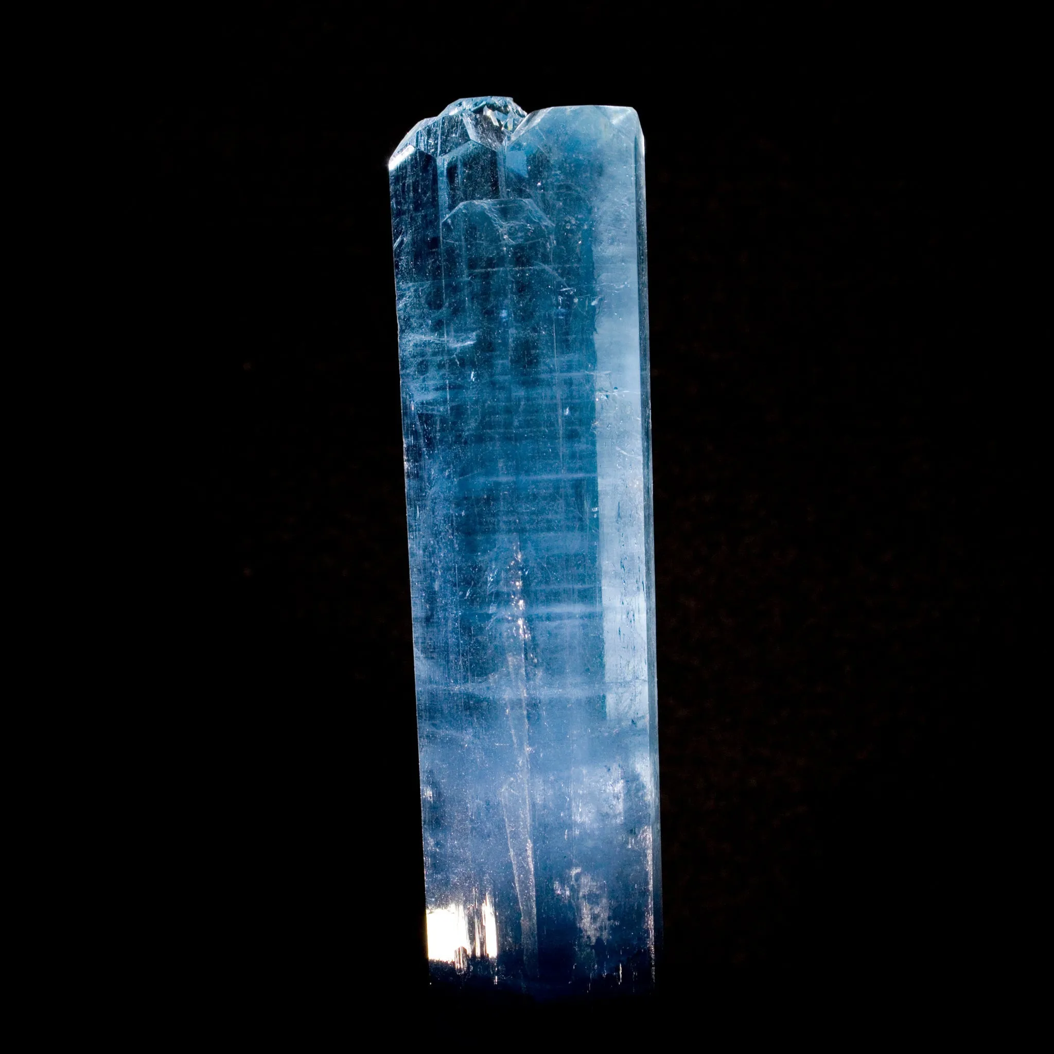 Aquamarine: 483 Carats, Multi-Terminated, Vietnam - image 6