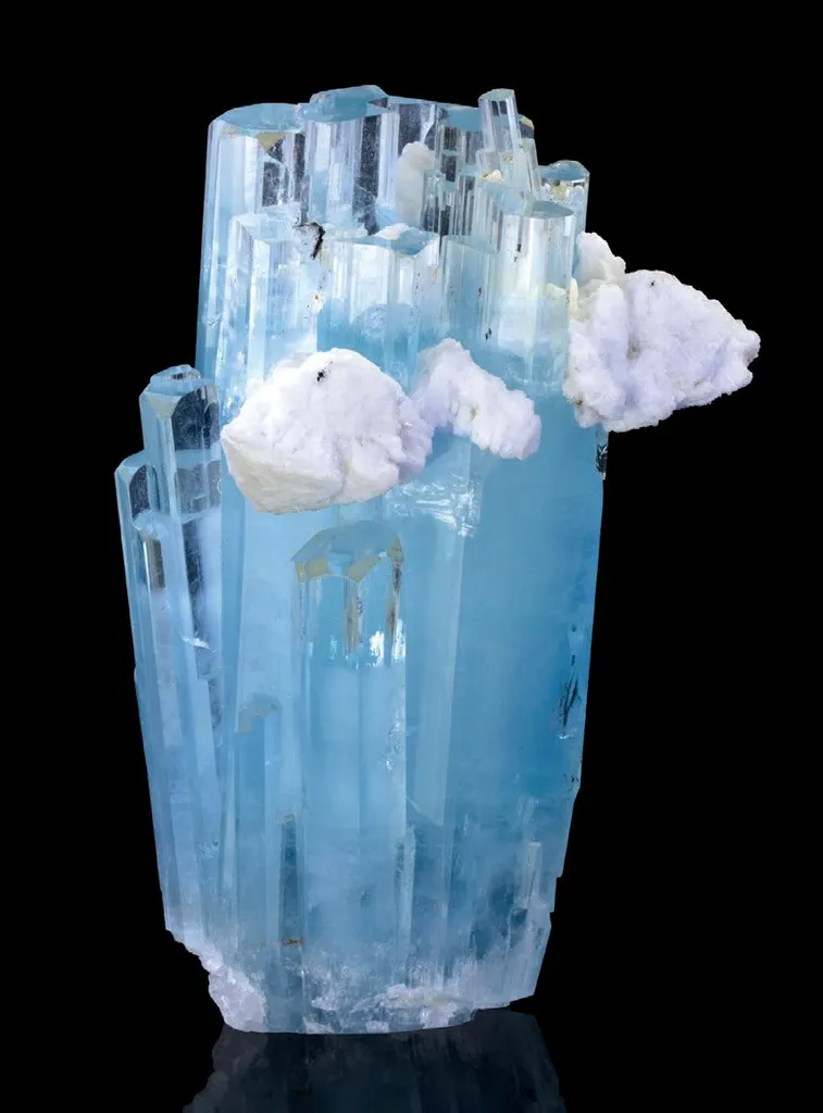 Aquamarine, Albite image