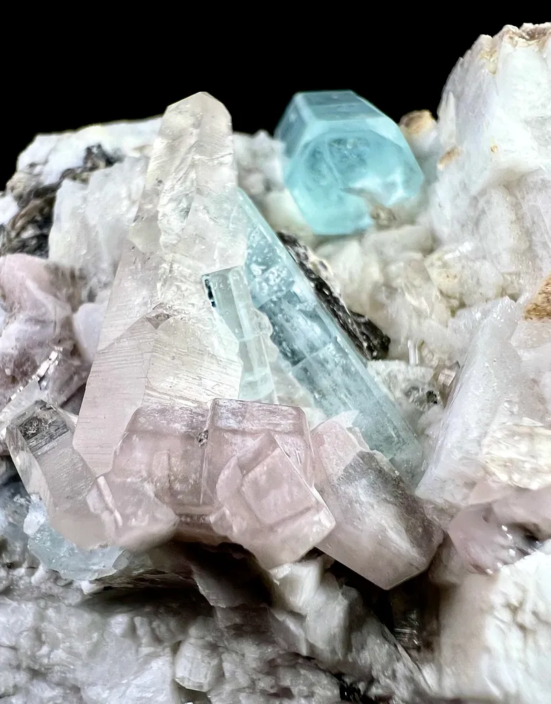 Aquamarine, Apatite, Quartz And Mica On Feldspar From Pakistan - image 10
